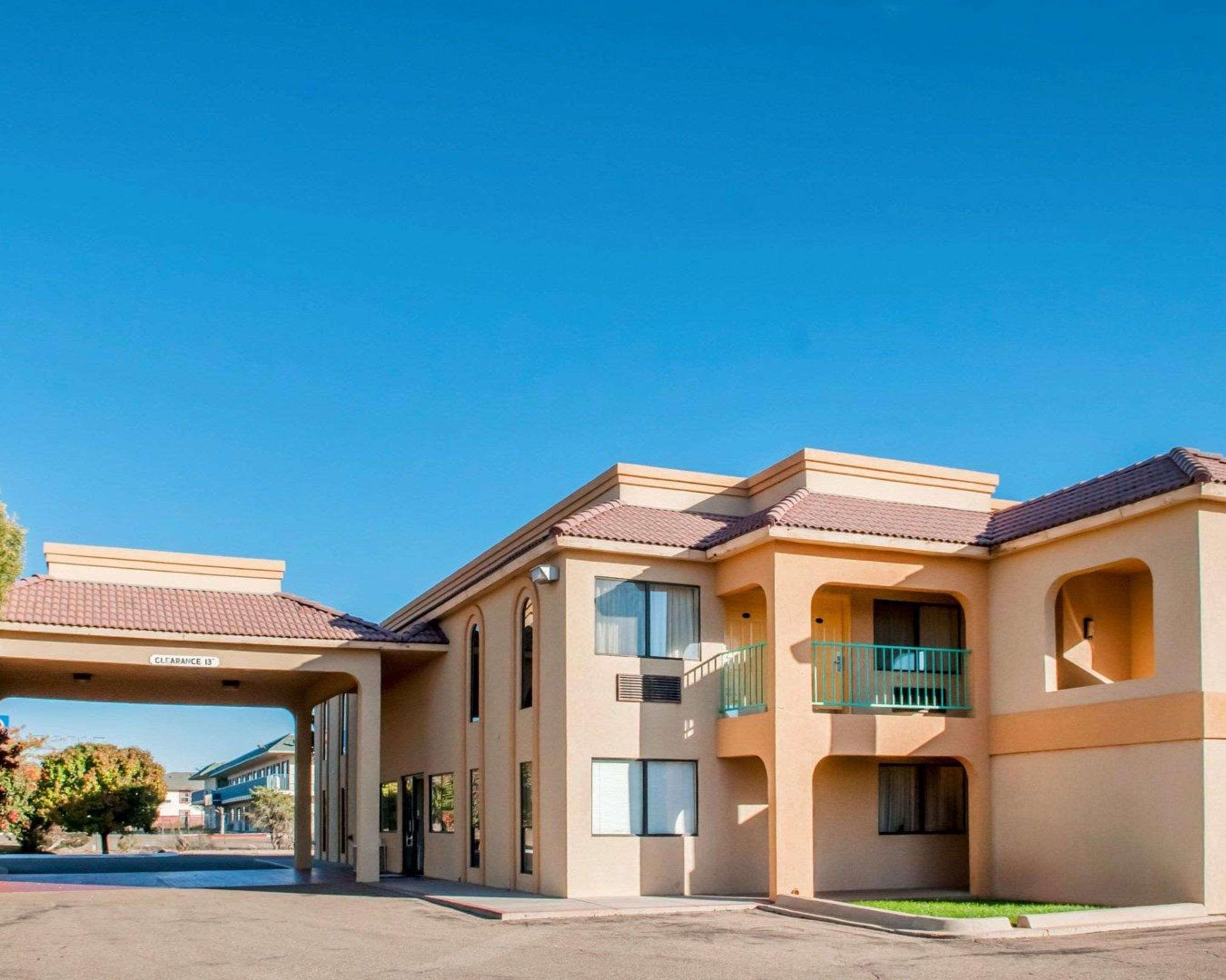 טוקומקארי Rodeway Inn מראה חיצוני תמונה