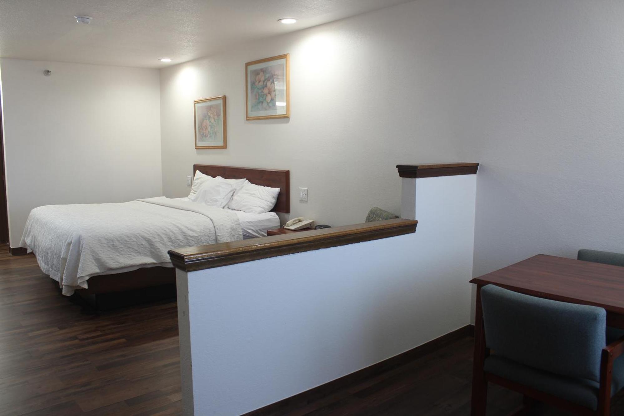 טוקומקארי Rodeway Inn מראה חיצוני תמונה