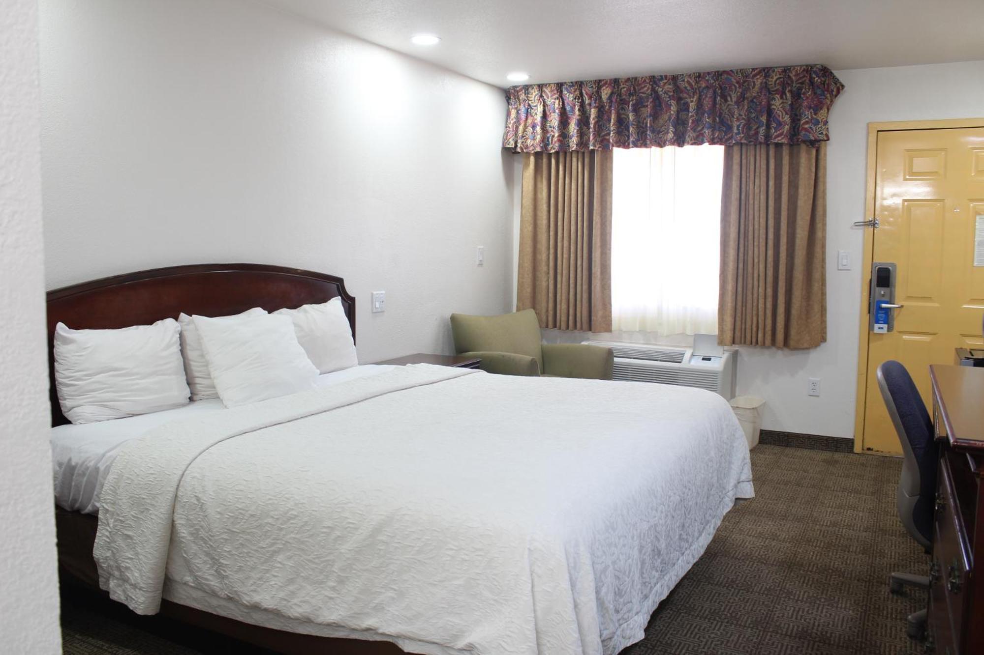 טוקומקארי Rodeway Inn מראה חיצוני תמונה