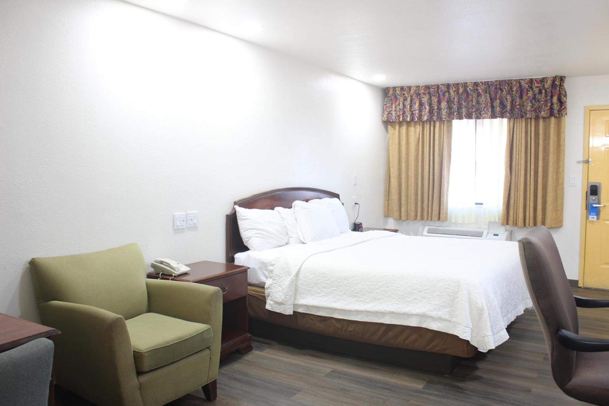 טוקומקארי Rodeway Inn מראה חיצוני תמונה
