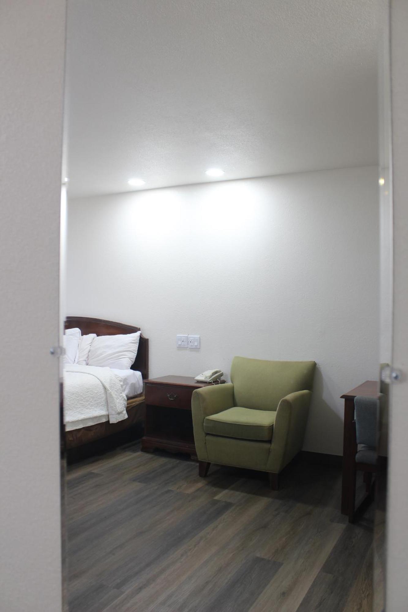 טוקומקארי Rodeway Inn מראה חיצוני תמונה
