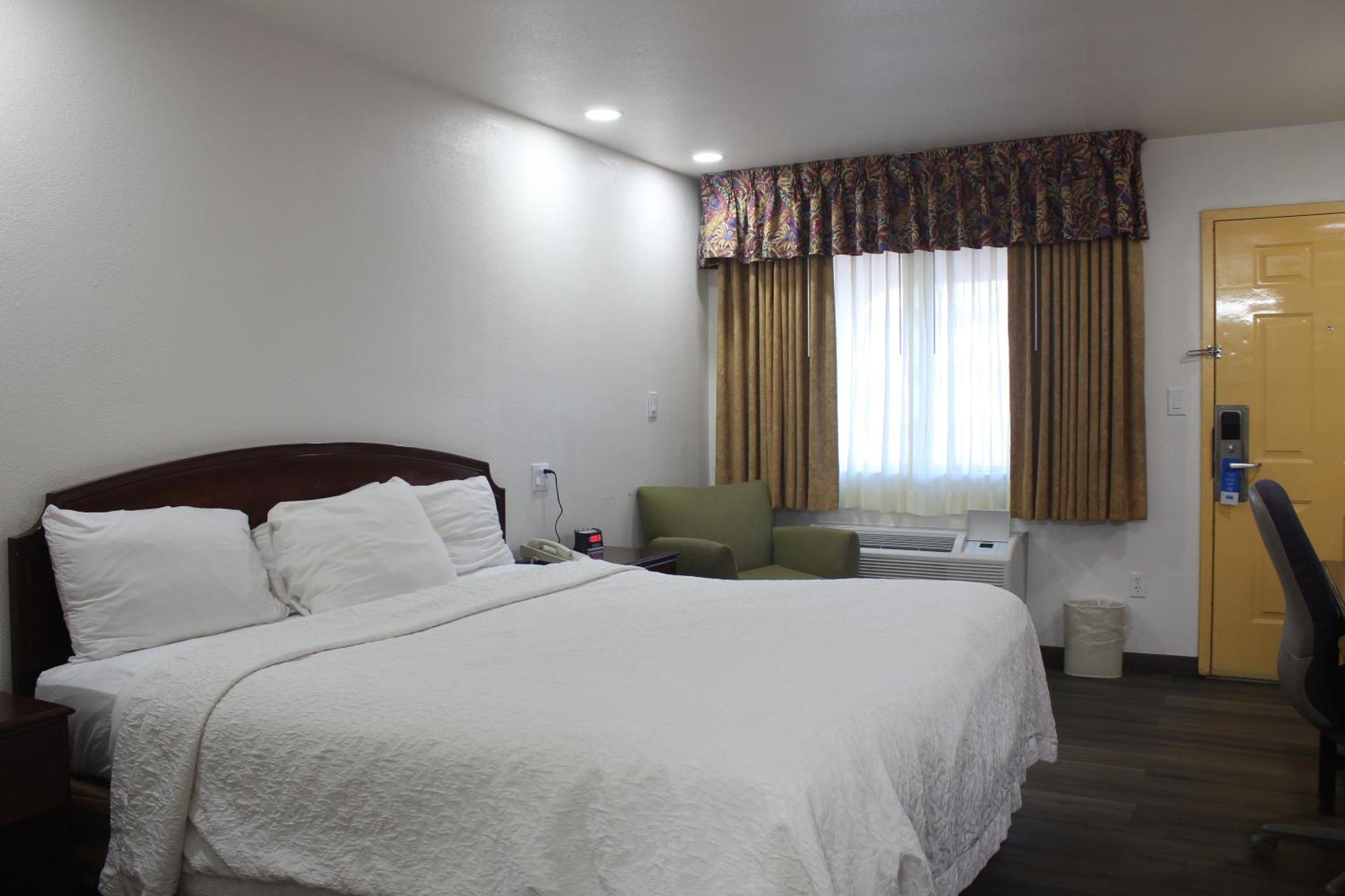 טוקומקארי Rodeway Inn מראה חיצוני תמונה