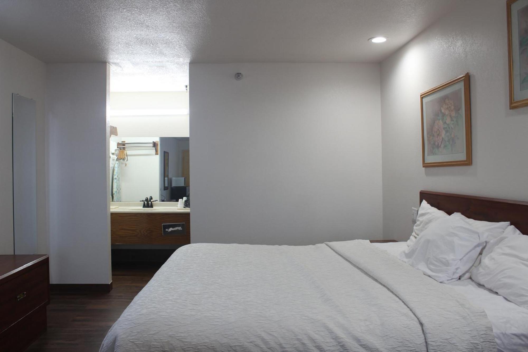 טוקומקארי Rodeway Inn מראה חיצוני תמונה