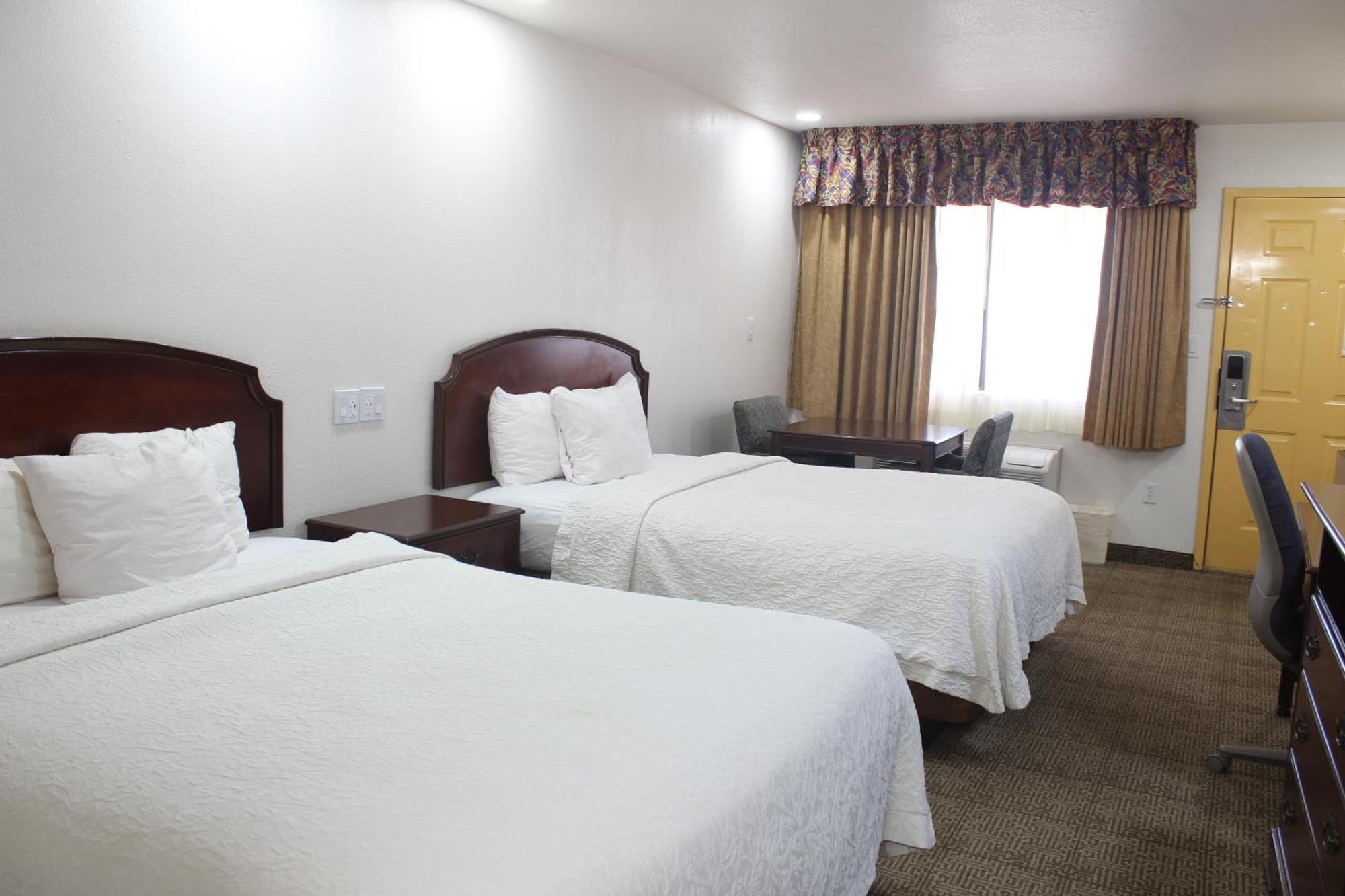 טוקומקארי Rodeway Inn מראה חיצוני תמונה