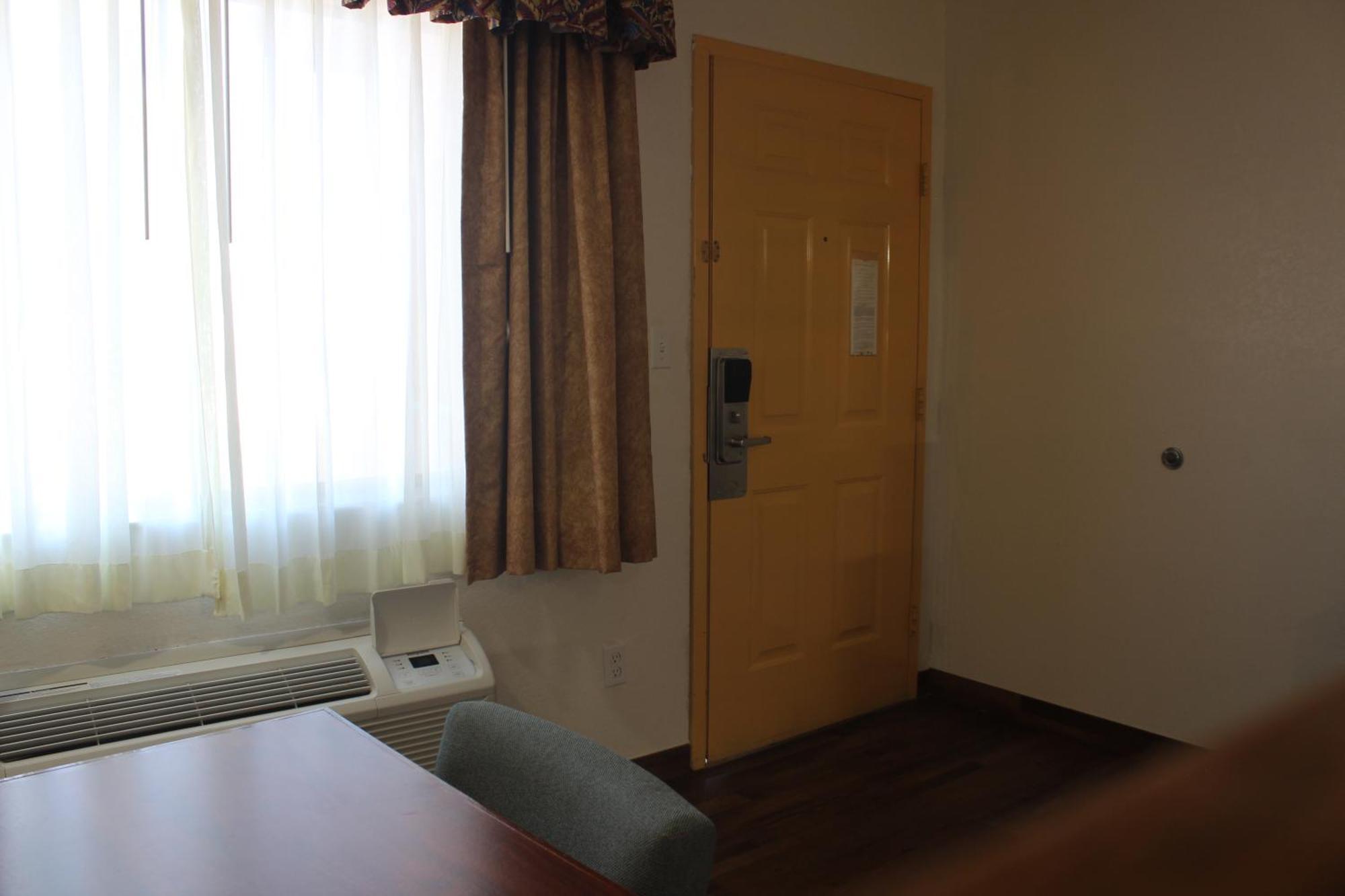טוקומקארי Rodeway Inn מראה חיצוני תמונה