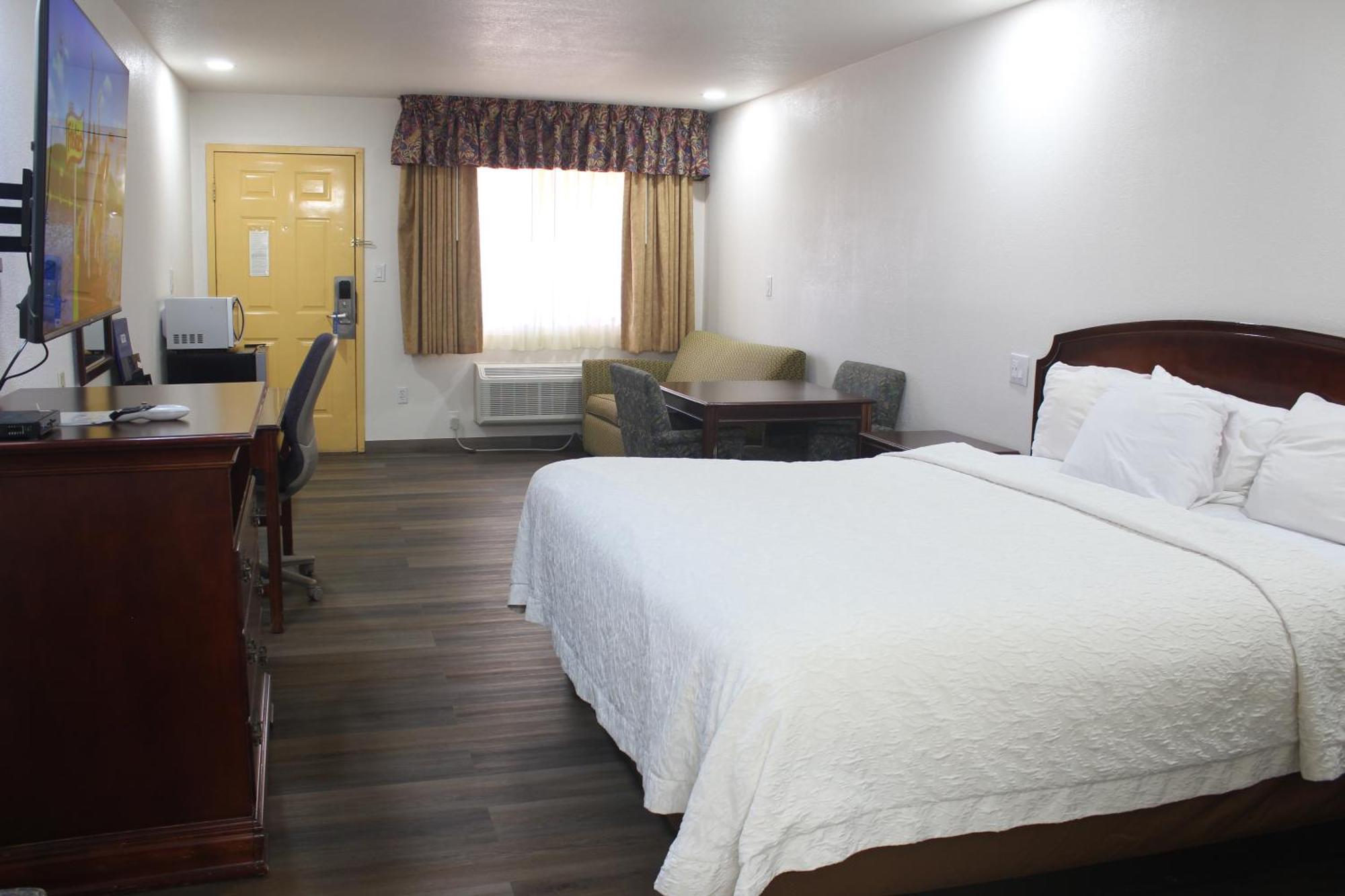 טוקומקארי Rodeway Inn מראה חיצוני תמונה