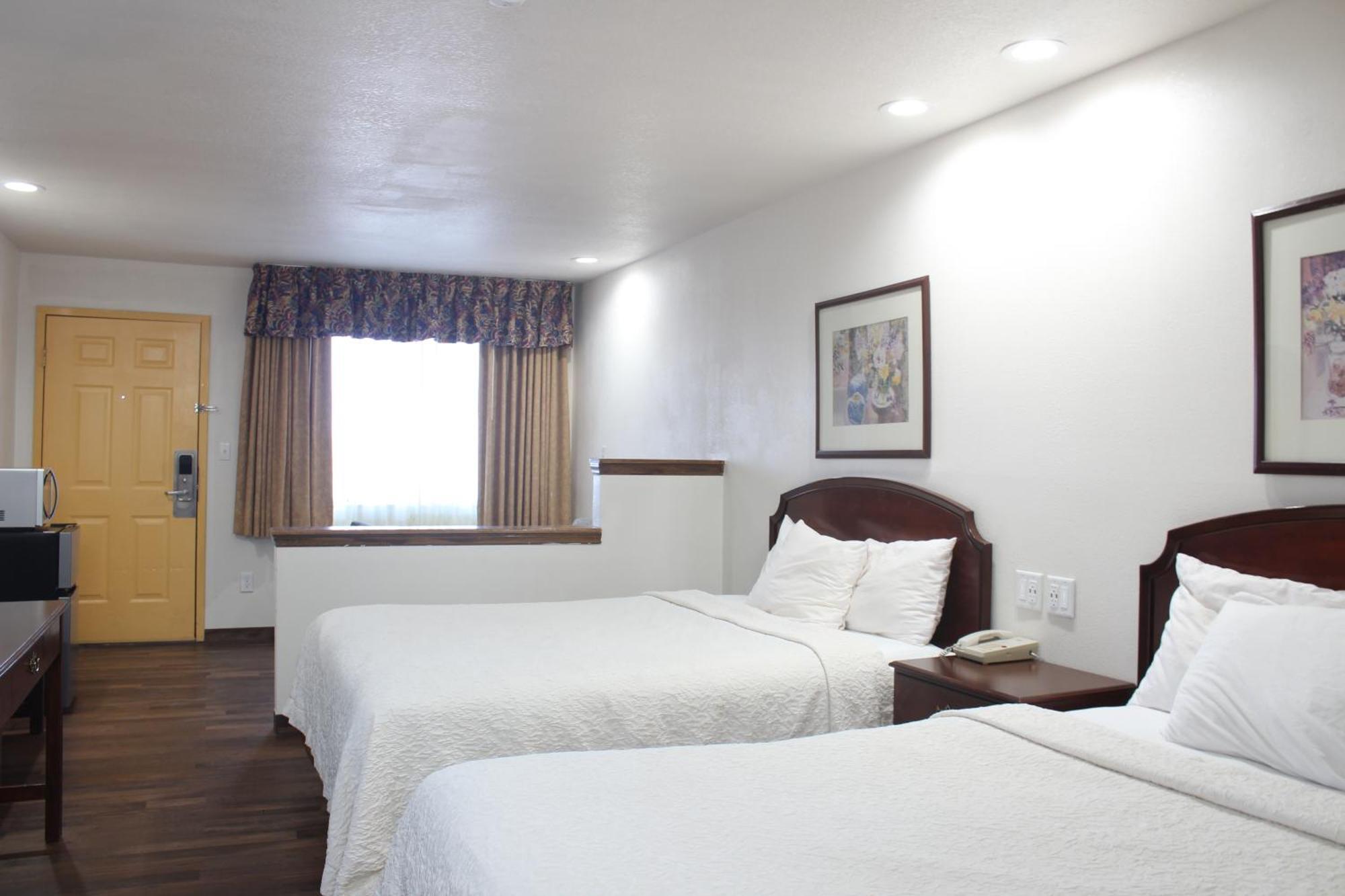 טוקומקארי Rodeway Inn מראה חיצוני תמונה