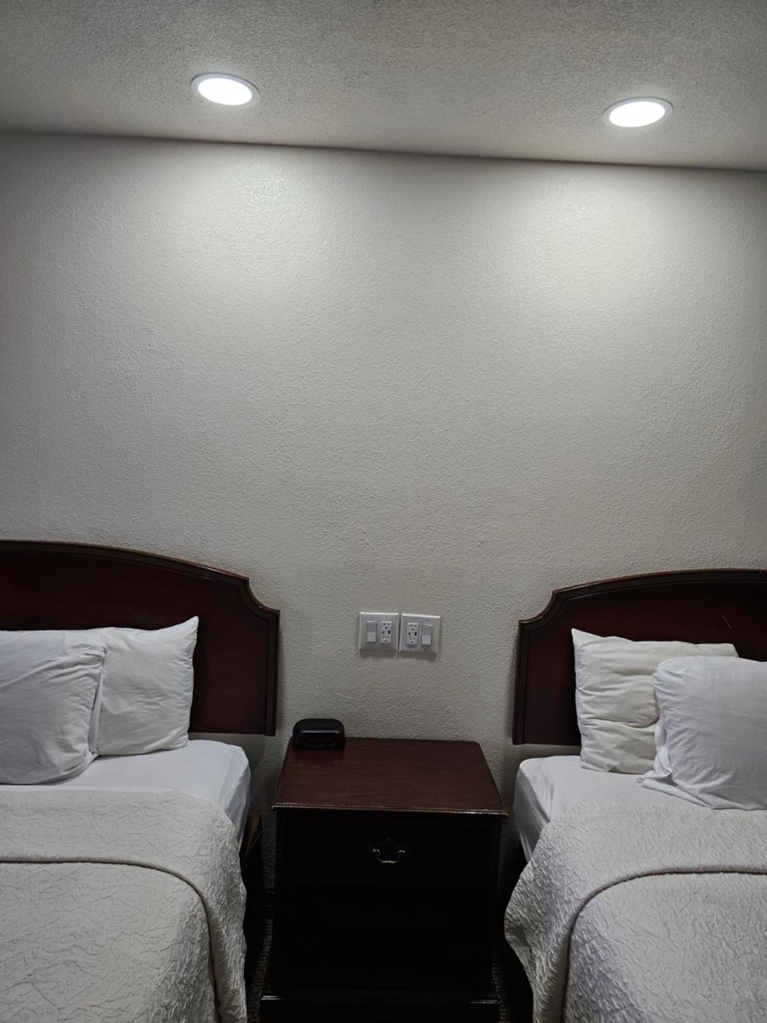 טוקומקארי Rodeway Inn מראה חיצוני תמונה