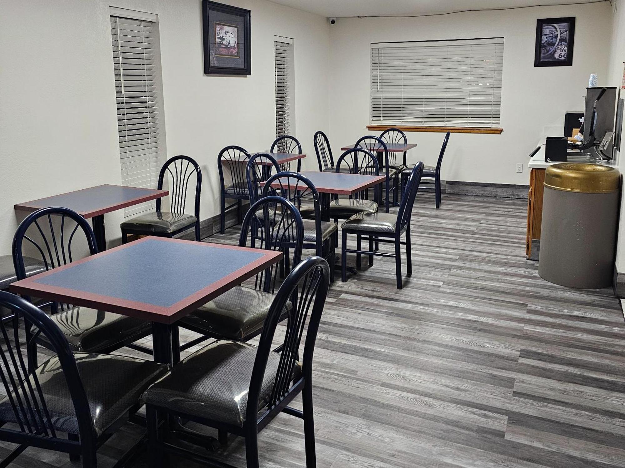 טוקומקארי Rodeway Inn מראה חיצוני תמונה